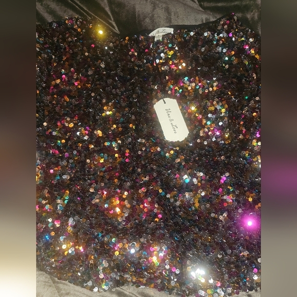 Bling Fling Sequin Top - Picture 8 of 15